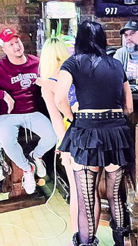 Co se tady stalo, moje holka použila robertek na mou nevlastní sestru