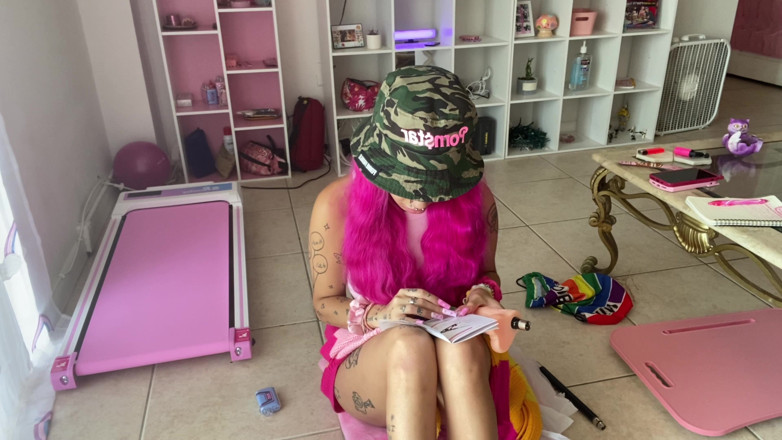 Nali Marie: Nervously Talking About a New Sex Machine