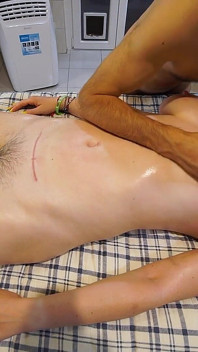 Ganzkörpermassage Mit Einem Sehr Schmutzigen Ende (vollständiges 25-minuten-video)
