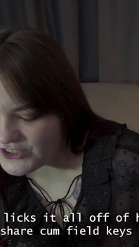 Porrhistoria: Stella flinar busigt när hon är sin pojkvän med en strap-on