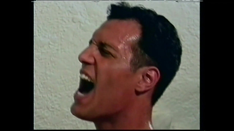 Bizzarre World: Saki och hennes sugande vänner