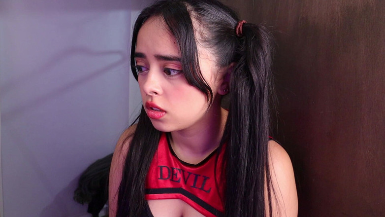 CuttieJennie: Cheerleaderka w sąsiedztwie