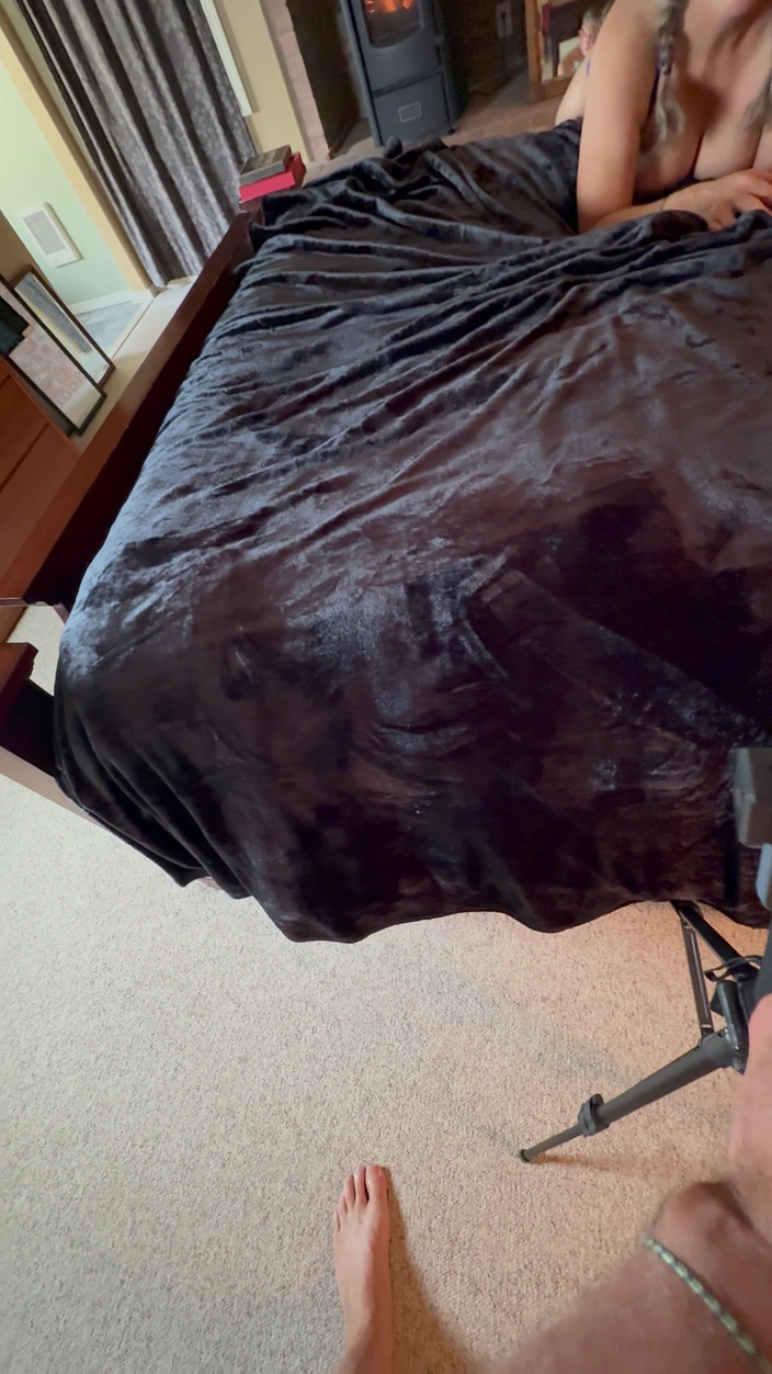 Bonewizzard69: Istri sange ini dientot dari belakang dan dientot habis-habisan sampai...