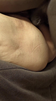 Cazzo nero scopa e sborra pesantemente, pompaggio di carichi di sperma che copre la donna con grande figa grassa - BBW SSBBW