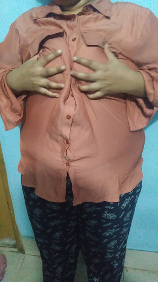 Aria Mia: 19歳の少女が性的興奮を覚えると部屋で二人きりセックス