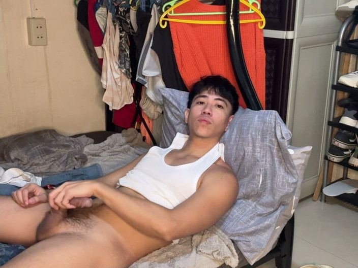 Jake7inch: Jacking off podczas samotności w moim pokoju i deszczowy