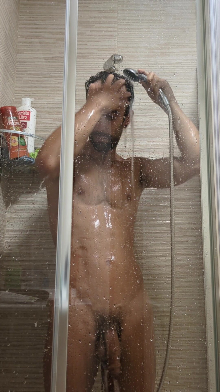 Zeus Ray: Een hete douche hebben en mijn open kont laten zien