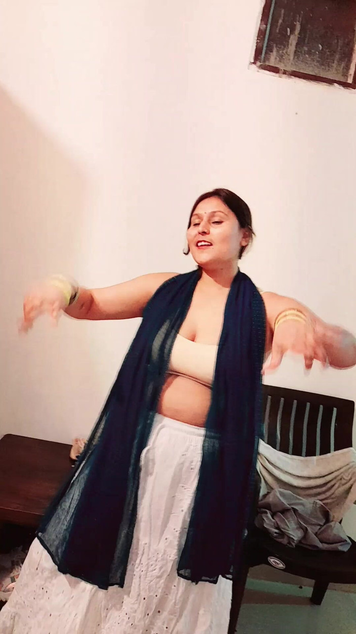 Puja555: Bini desi Puja Bhabhi Menari