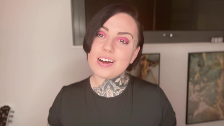 Miss Valentina: 私の肥満の豚になって