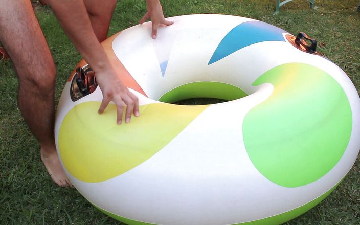 Inflatable Lovers: Duży pływak