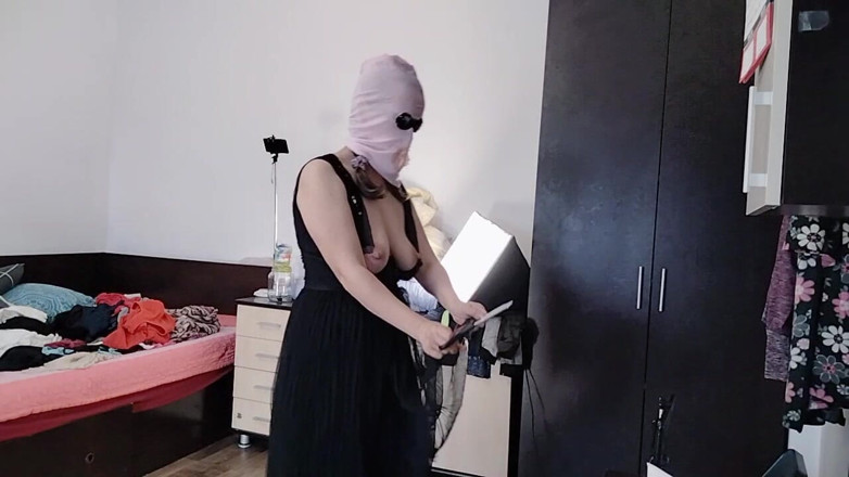 Mirsur: Sexy Latina Tries on and Cuts Clothes