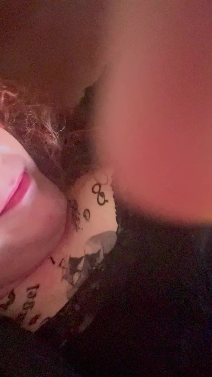 SissySlutUsed: Sissy děvka Se předvádí za Grindr Setkání k šukání