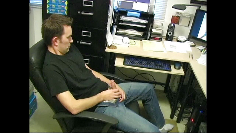 The Great Canadian Male: Výbuch z minulosti - Bryan2