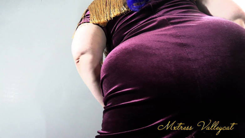 Mxtress Valleycat: Kniebeugen in Velvet