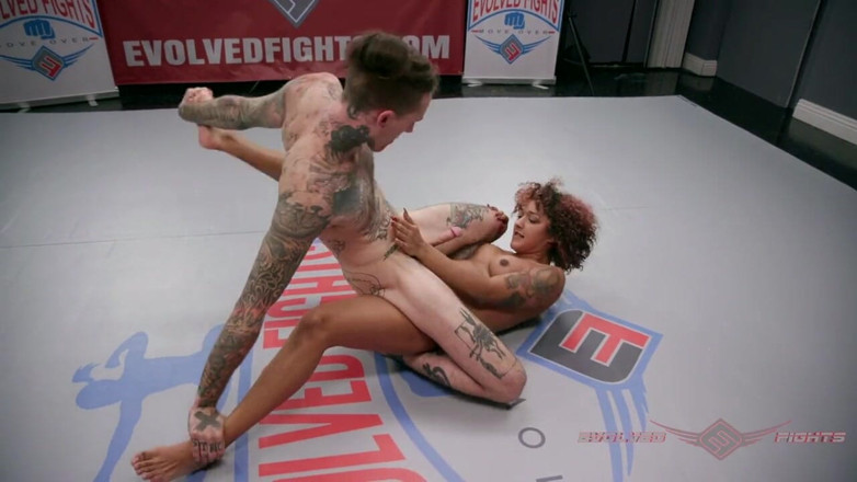 Evolved Fights: Daisy Ducati banaam hangaama