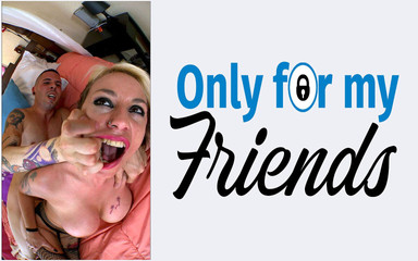 Only for my Friends: 드디어 그녀는 큰 젖탱이와 면도한 보지로 섹스하고 창녀를 따먹을 수 있습니다.