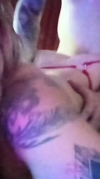 淫荡的金发女郎要求圣诞礼物并被干 - 我热辣的圣诞节