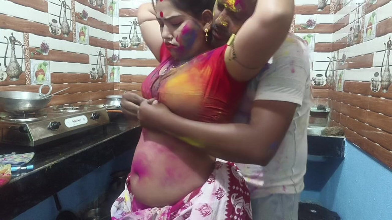 Sona bhabhi: La bella bengalese bhabhi gode di holi speciale con i...