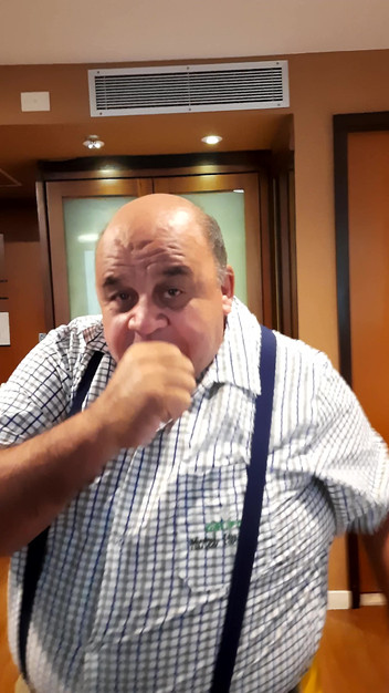 Punchbagplz: SUDUT PANDANGAN PERTAMA: Bubba berkongkek berkongkek vs Pekerjaan di Hotel