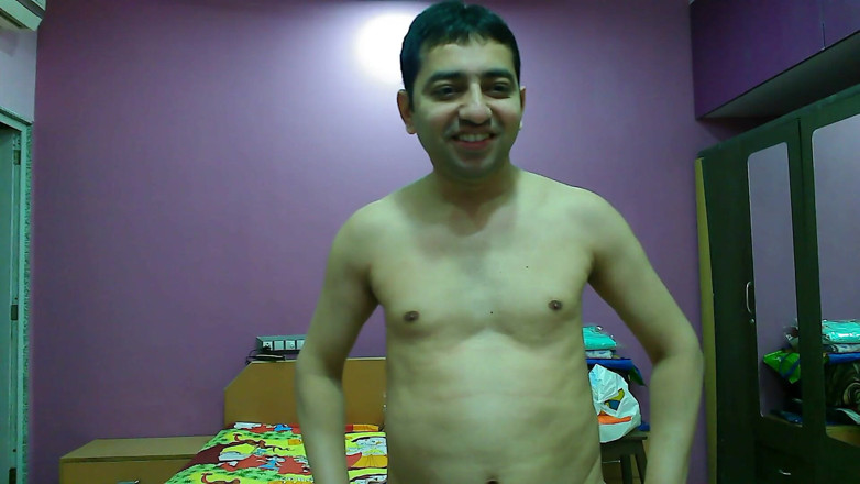 Cute & Nude Crossdresser: Roztomilý sissy crossdresser femboy sweet lízátko v tílku a sexy...