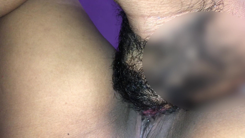 Lustybaby605: Gata quer sexo hardcore durante a temporada de festivais