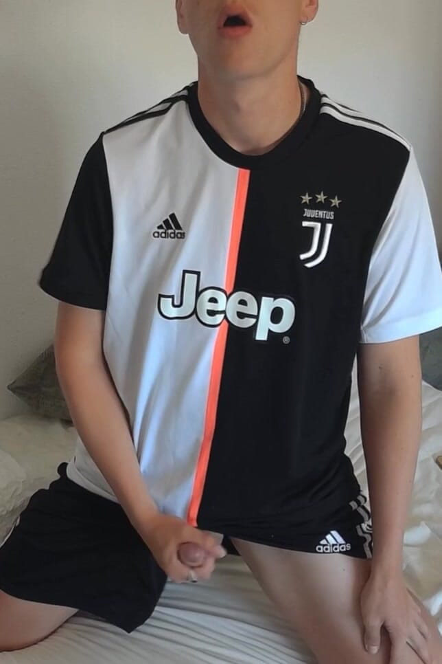 Axton Drake: [face Reveal] Soccer Bro Jerks off in Bed