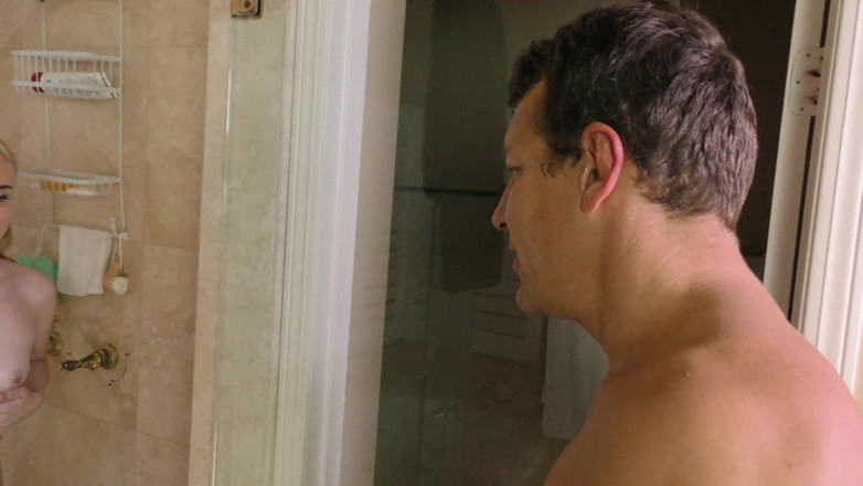 Get Your Fix: Creampie tak terduga oleh ayah tiri