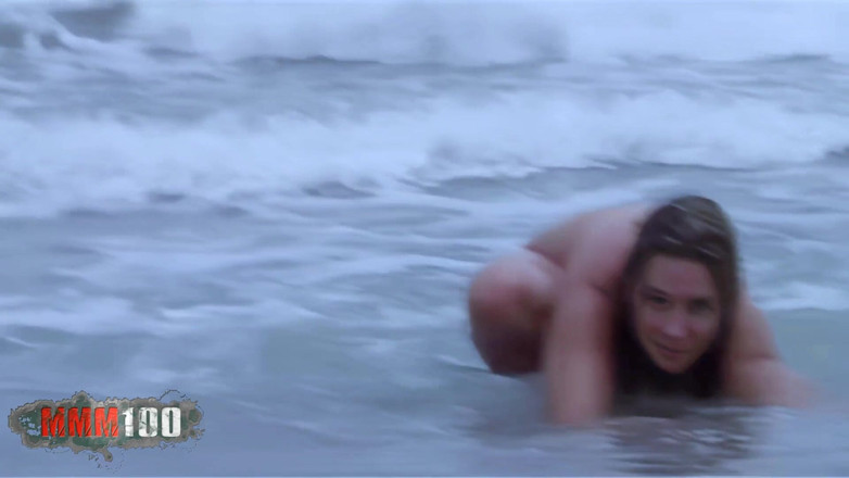 MMM100: Calia-b: calda teen francese toglie il suo bikini nel mare