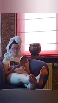Memek berbulu yang kamu impikan - fingering memeknya