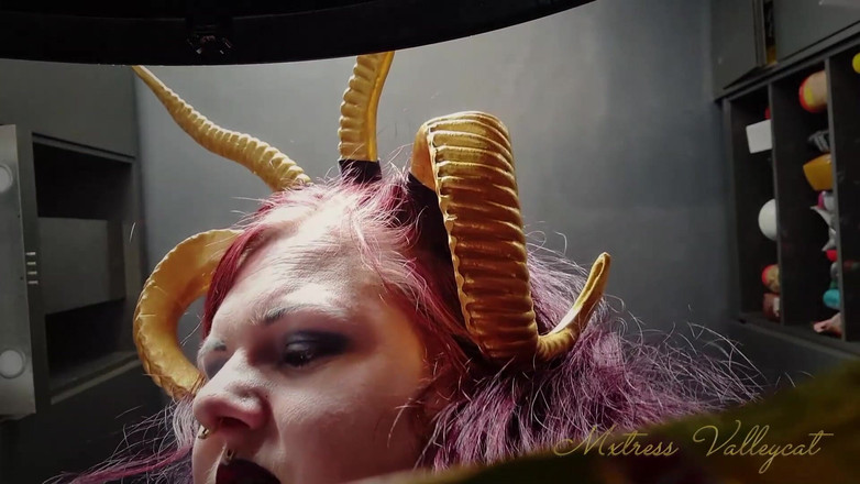 Mxtress Valleycat: Reuzinnen loterij