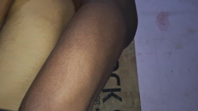 hot suman: 站在khara khade并应用尾巴，他剥了bina Awaaj ke hi华maja aaya bhoot Chashmar