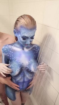 X-Men Mystique Бодиарт в душе, удаление и трах