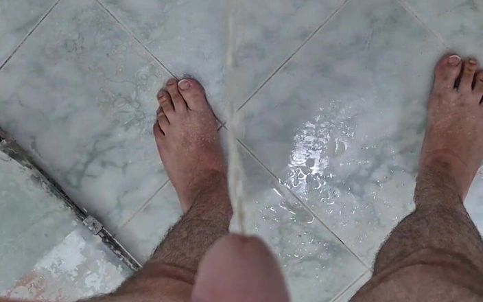 Lk dick: Pisse sous la douche seule