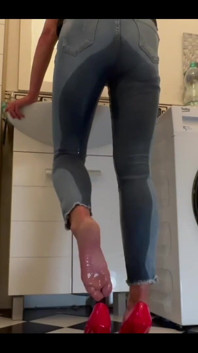 High Heels and Play with Pee