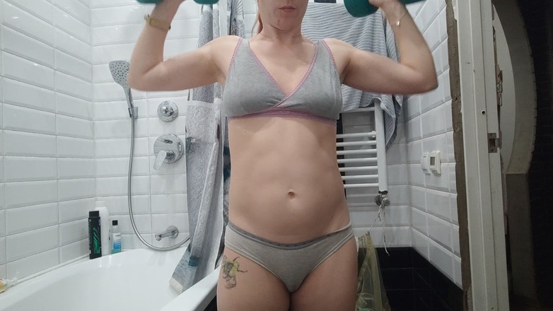 Risky Hairy Couple: Můj trénink velkých svalů