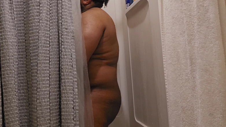 Eddie Venezuela: Spähen auf schwarzen stiefvater, der in der dusche wichst