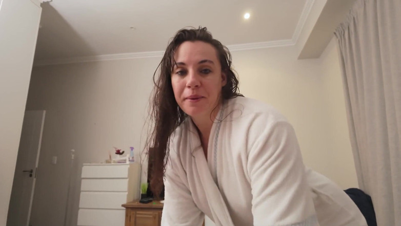 Stacey Reid: POV MILF Stepmom with Big Butt Keeps It in the...