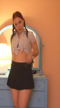 สาวม.ปลายตัวสูงหยิ่งๆ สั่งจูบมือ