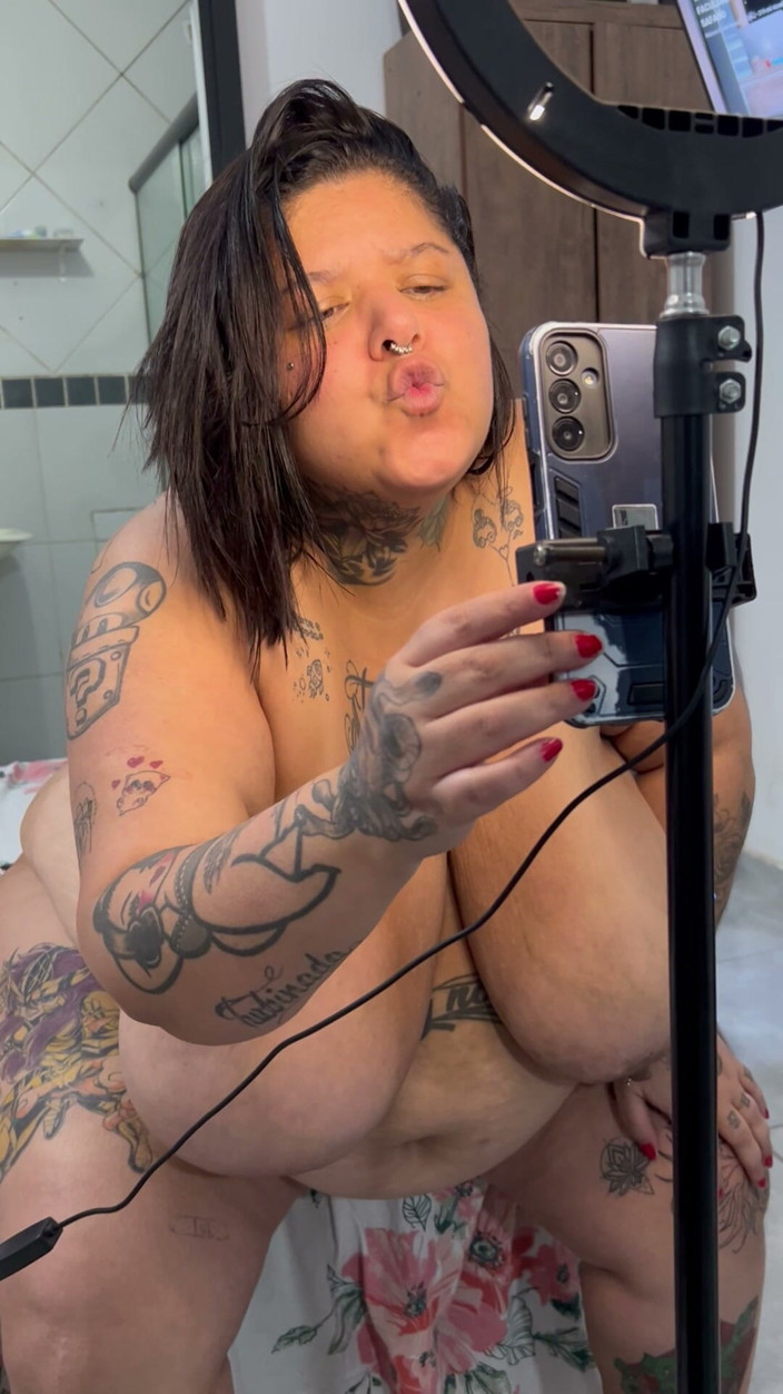 Mary Jhuana: Videoanruf mit einem frechen BBW-Kunden