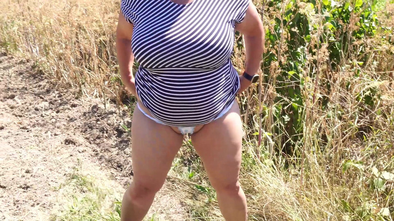 Mature Wanker: Wanna Fuck - Dripping and Beggingfor More