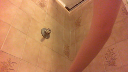 Nicoletta Embassi: Wet in the shower