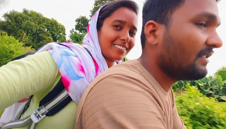 Premi pooja: Desi College Bhabhi Sexy prsa Suking - neznámá dívka zastaví moje...