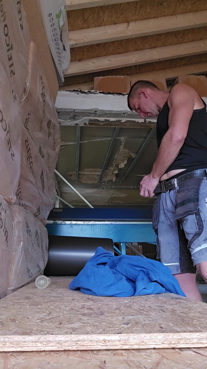 Chris_snoopy_91: Cachonda en el trabajo, follame y masturbándome hasta el final