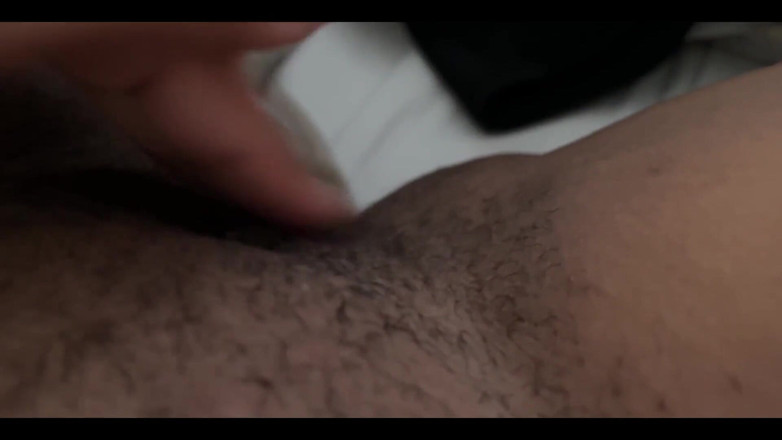 AngelNovinha: Wanita berbulu berkahwin memukul suaminya