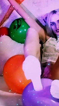 Yvie Lowe - festa de BALÃO de Halloween