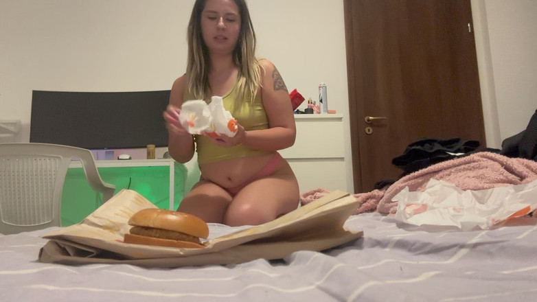 NipsAndStrips: Ich bedient dich eine mahlzeit voller