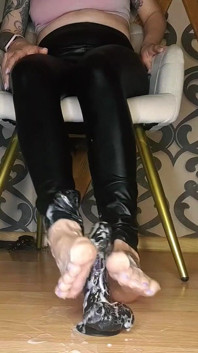 Lady angela lingua polacca dildo sega con i piedi latte corpo