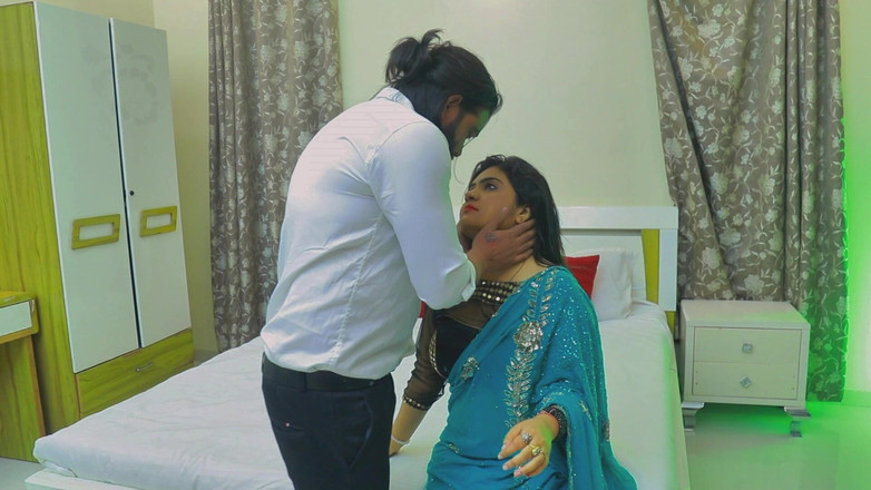 Triflicks: インドのホットセクシーな義理の妹が義理の義理の兄弟を幸せにした