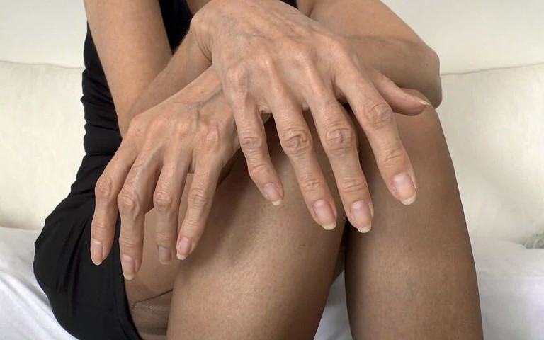 Elegant Natural Hands (Lady Victoria Valente)