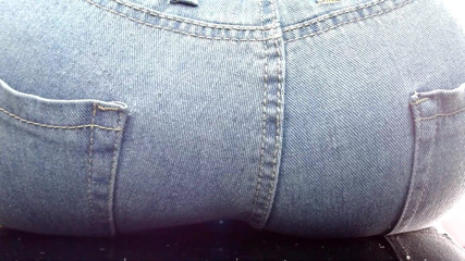 Maeling: Trampled dalam Seluar jeans dan pantat Denim